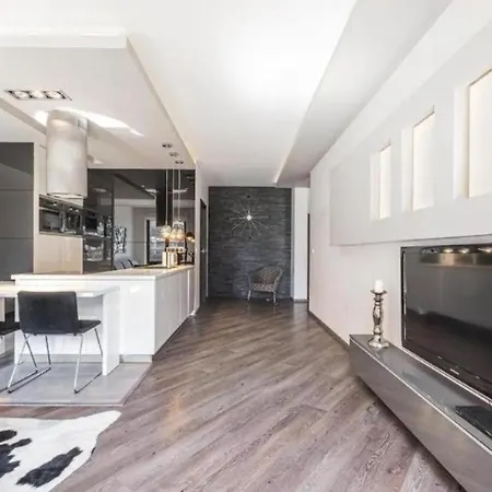 Golden Apartments&sz5/6