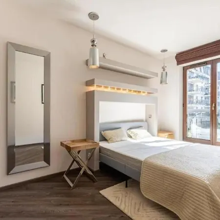 Golden Apartments&sz5/6