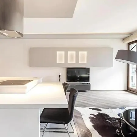Golden Apartments&sz5/6 *